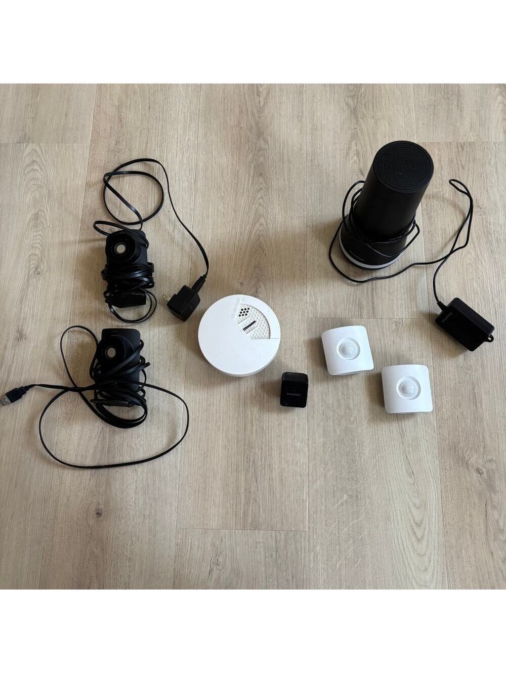 Simplisafe Miscellaneous Equipment Cameras, Senors, Hub